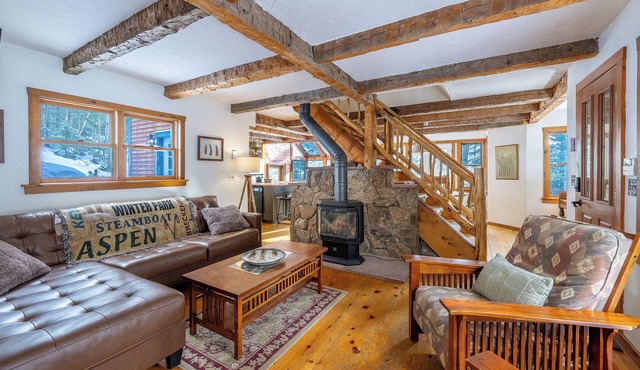 Rustic Cabin Nestled in Aspens & Pines w/Indoor Hot Tub: A Photographer's Dream