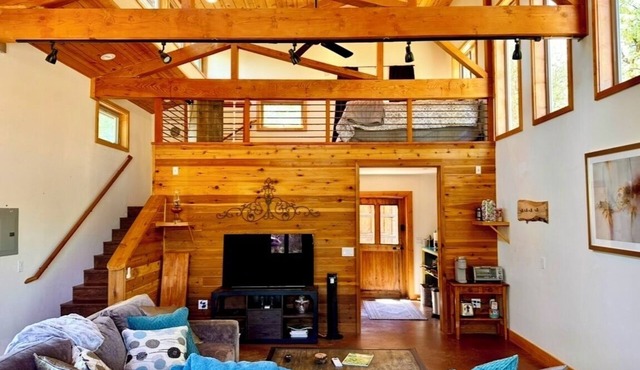 Rustic Studio Getaway in the California Gold Country - Pet Friendly in Penn Valley