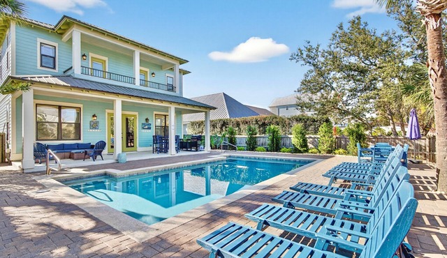 Sand Pebble: Beach steps away, FREE Golf cart, Heated pool, Bunk rooms