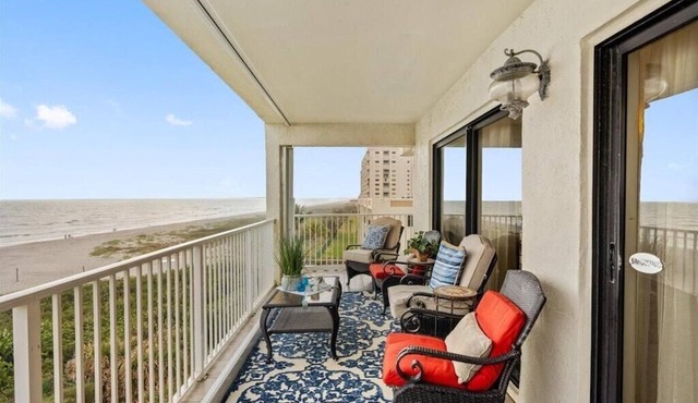 Sandcastle Luxurious 1800 sq ft 3 BED 2 BATH "DIRECT" 44' Ocean Front Balcony
