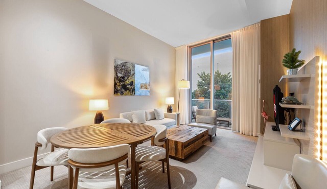 Sandy Shores: A Stylish Oceanfront Apartment - 25 min to FIFA!