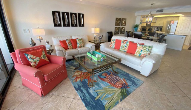 Sanibel Harbour Resort Bay View Tower 535: Beachfront vacation retreat with stunning sunset views.