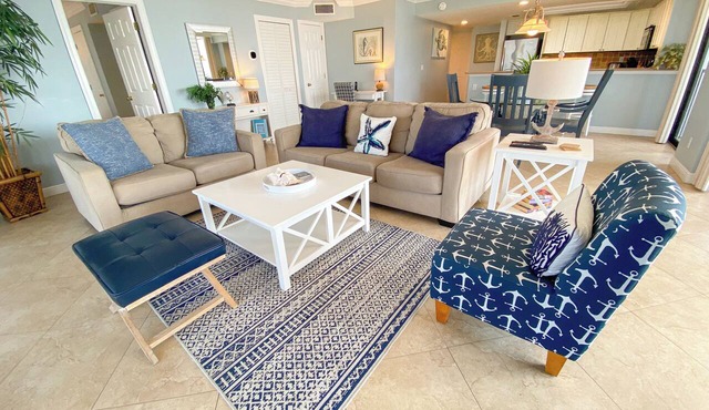 Sanibel Harbour Resort 237: Experience the sunsets on this Waterfront wrap around lanai