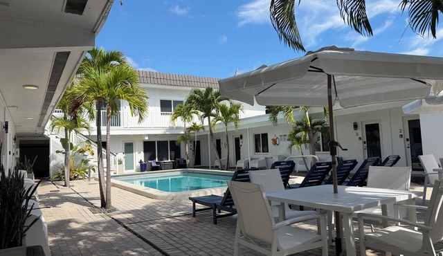 Sapphire by the Sea Unit 3 - King Bed, kitchen, pool view, Sleeps 2