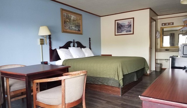 Sapphire Inn