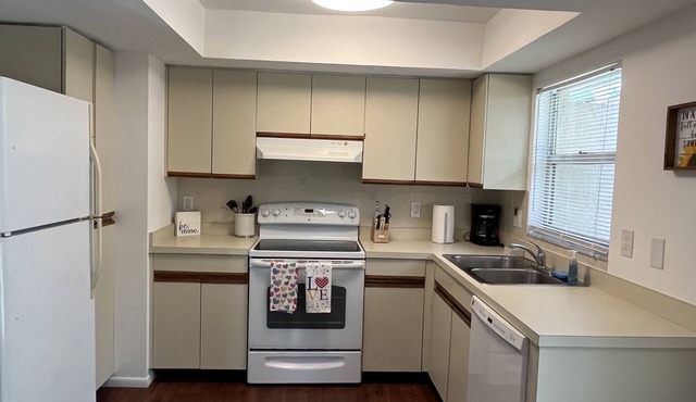 Sarasota Downtown with heated swimming pool