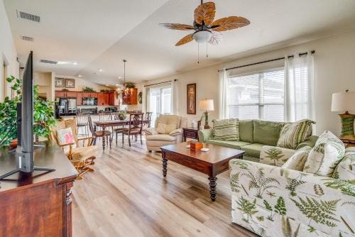 Screened Lanai & Grill: Home in The Villages