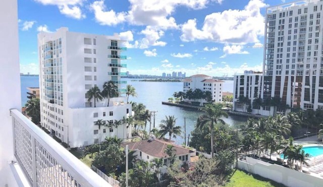 Seaview Balcony w/seats freeDrinks! freeGarage PetsOK Full Kitchen on-prem WD