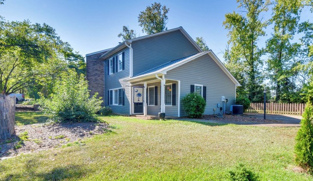 Seneca Escape w/Screened Patio: Near Lakes!