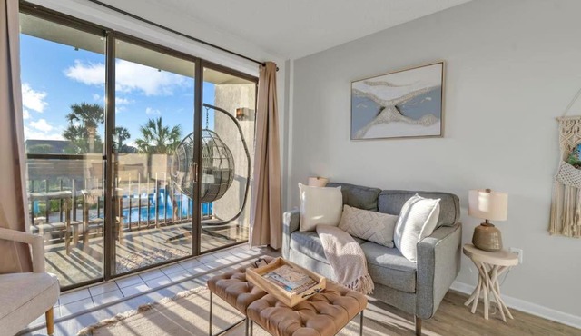 Serene Waterfront Studio Fort Walton Beach Condo