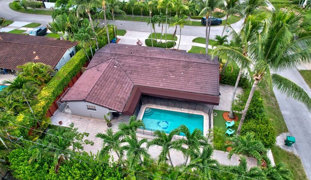 Serenity Palms Quiet Pool Home - 3BR-2BA