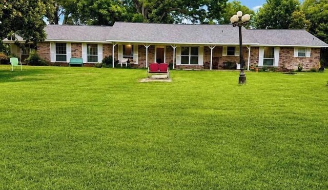 Shady Pecan Farmside