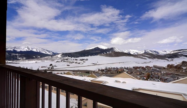 Ski-In/Ski-Out! End Unit Condo w/Majestic Views & Free Shuttle