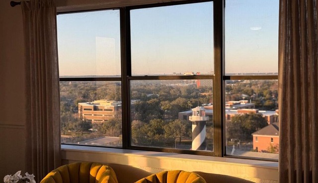Sky Lounge 14 Penthouse Views Private Getaway