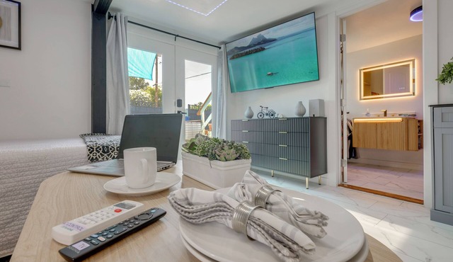 Sleek Studio 4 Mi to Dtwn Phoenix: Pets Welcome! in Phoenix