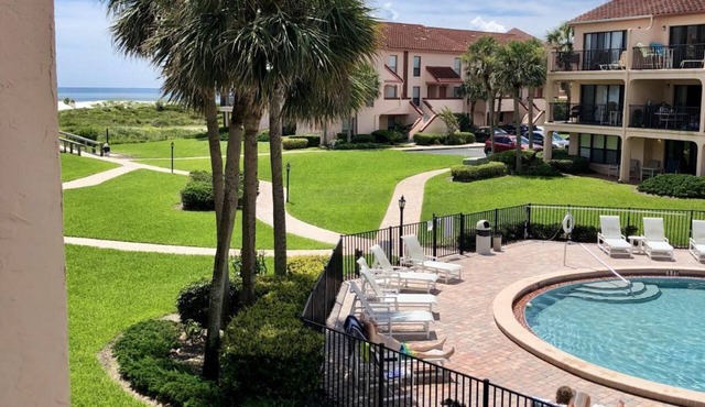 SP12220 - 2 Bed, 2.5 Bath Bright and Sunny South-Facing condo with ocean views,