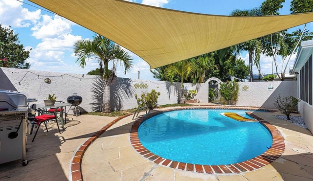 SpaceCoast Charm — 3BR Home. Heated Pool & Terrace in Melbourne
