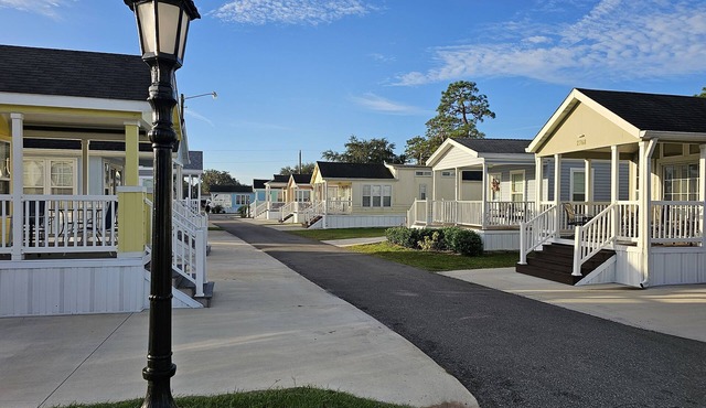 SPACIOUS 1 BEDROOM HOUSE IN DISNEY AREA 5 STAR RATED MILL CREEK RESORT 2753