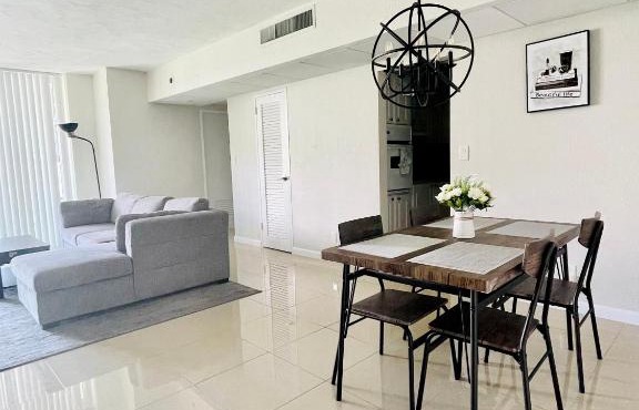 Spacious 1BR on the Beach, The Tides, Hollywood,FL