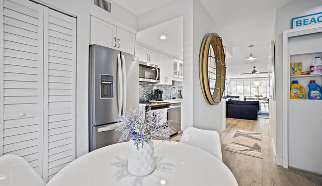 Spacious 2BR + Loft Townhome w/Beach, Pool, & Marina in Gated Community