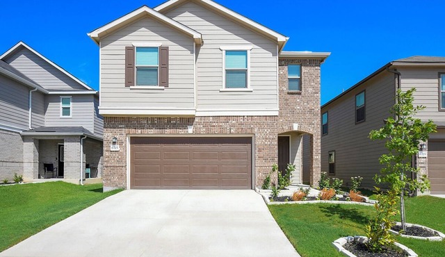 Spacious 3BR Home with Large Deck for family sleeps 6