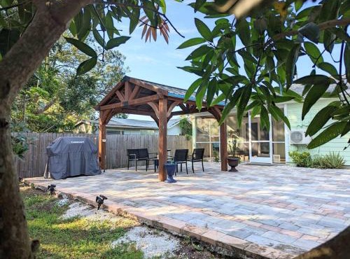 Spacious 3BR Sarasota Family Home 12 Min to Siesta Key Beach