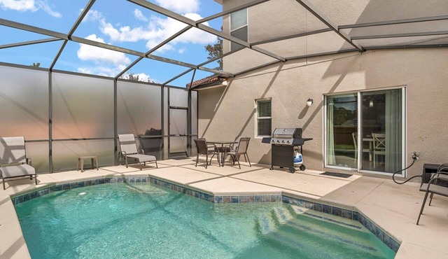 Spacious 4BR Family Townhouse—Private Pool & BBQ