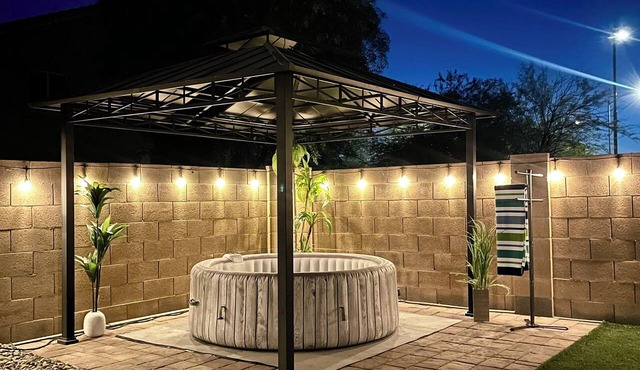 Spacious 4BR w/Backyard Spa Near Westgate Az