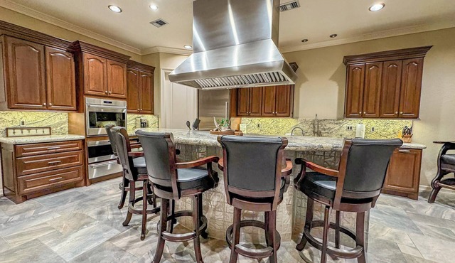 Spacious 5-bedroom house along the coast in Port O'Connor, TX
