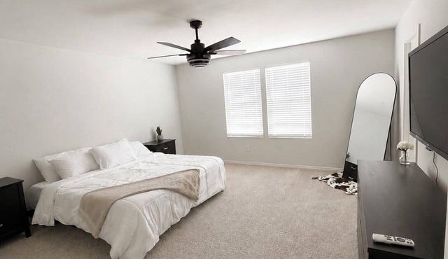 Spacious 5-bedroom house with AC in wonderful Abilene