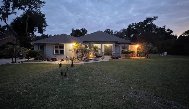 Spacious 5BR Home on 1 Acre with Koi Pond, Pool Table - Near Tampa & I-4