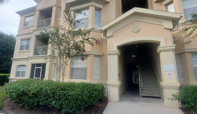 Spacious and Beautiful Condo, 15 minutes from Disney !
