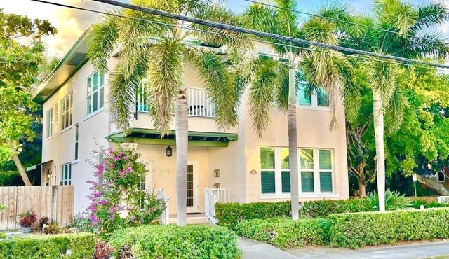 Spacious beautiful historic home, walk/bike to downtown, Palm Beach