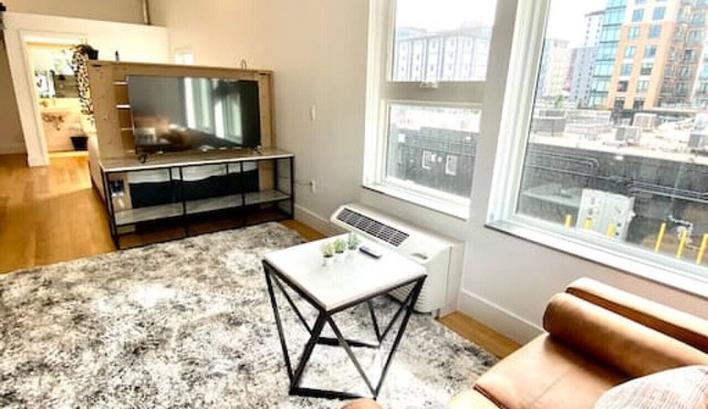 Spacious Cherry Creek Studio
