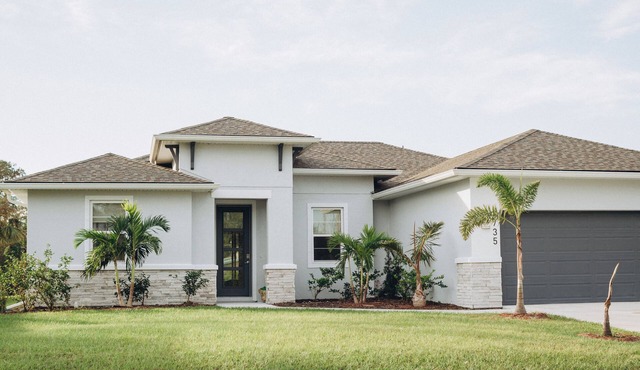 SPACIOUS family house, North Port with POOL/SPA, SECLUDED