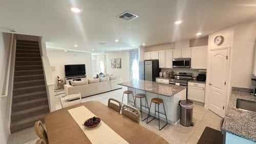 Spacious Jacksonville Townhome 3 Bedrooms Sleeps 6