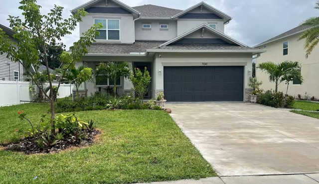 Spacious New construction 5-bedroom house