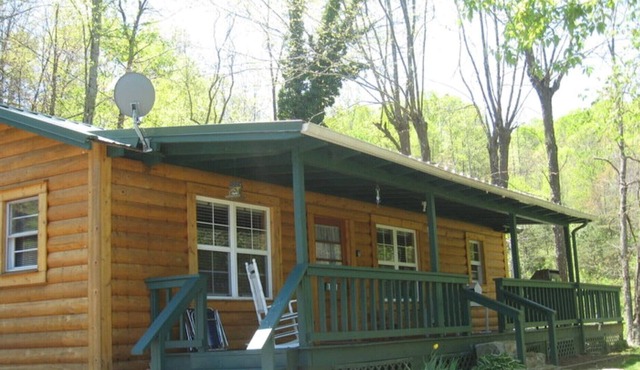 Spacious Semi-Private Cypress Siding Cabin off Tenn River on small mountain!