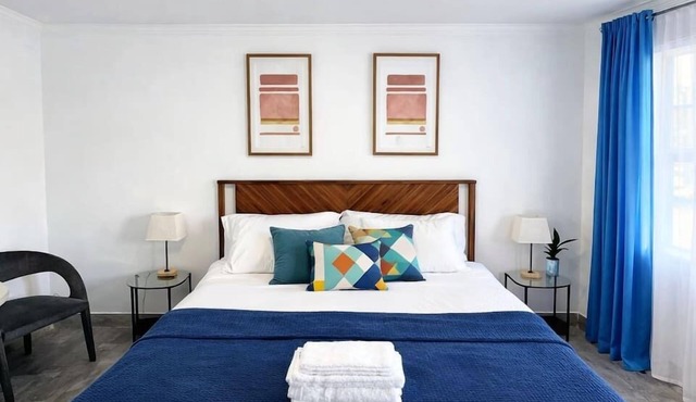 Spacious studio with king bed Pool Pets OK #10