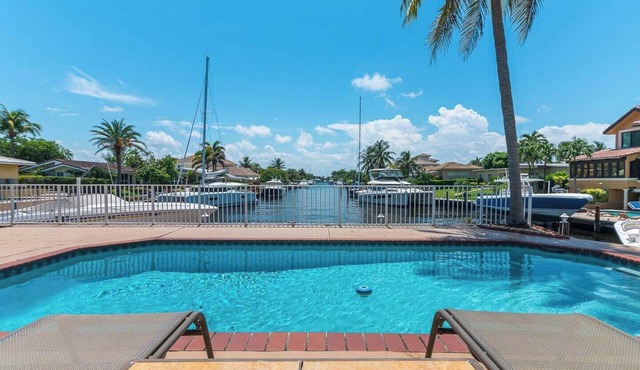 Spacious house walking distance to the beach
