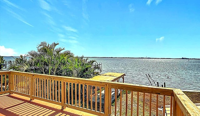 Special Event Retreat 5BR 4BA Waterfront Sleep 16