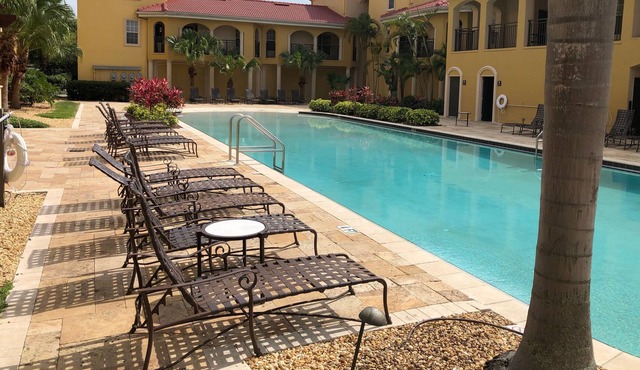 Specious 2-Bedroom Luxury Condo By The Water
