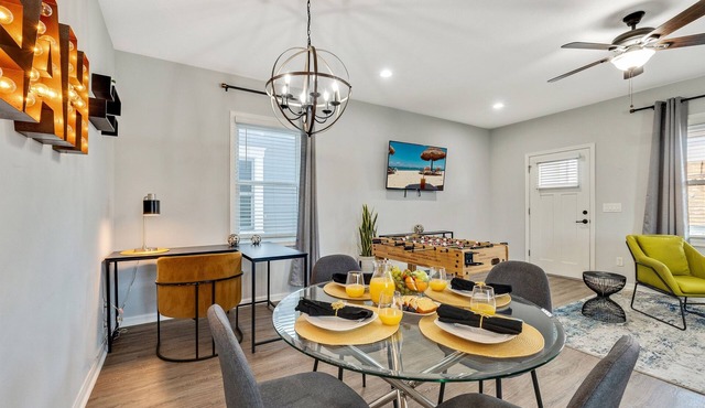 Spectacular 6-BR Duplex for 20, 4 Baths, Unmatched Comfort & Style!