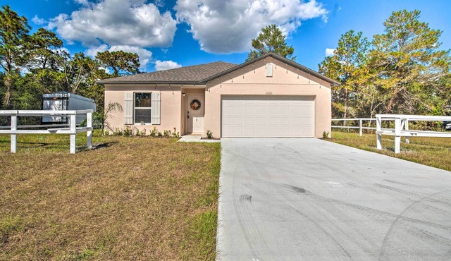 Spring Hill Home: 5 Mi to Weeki Wachee Park!