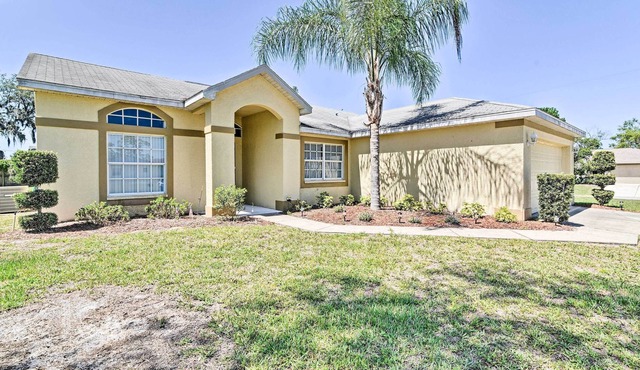 Spring Hill Home w/Lanai - Minutes to Beaches