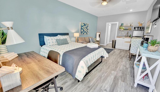 SSE Unit 2 - The Starfish Home Away From Home Near the Beach!