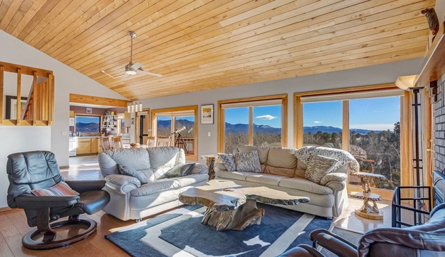 Stargazer Retreat Hot Tub Game Room Creek Walk DogFriendly 360° Mtn Views