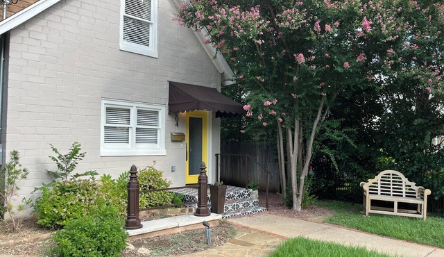 Stay in the Heart of historic Georgetown!