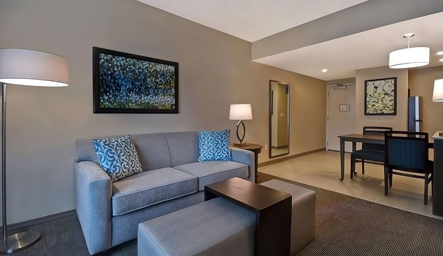 Stay, Relax, and Explore! 2 Spacious Units, Free Breakfast, Full Kitchen, Pool!
