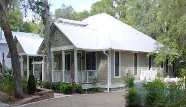 Steinhatchee Landing Resort - Jasmine B Cottage 29 *Third Night Free*